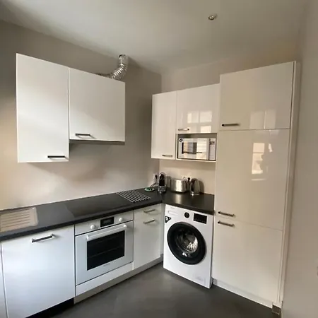 Elegant Trocadero Apartment *
