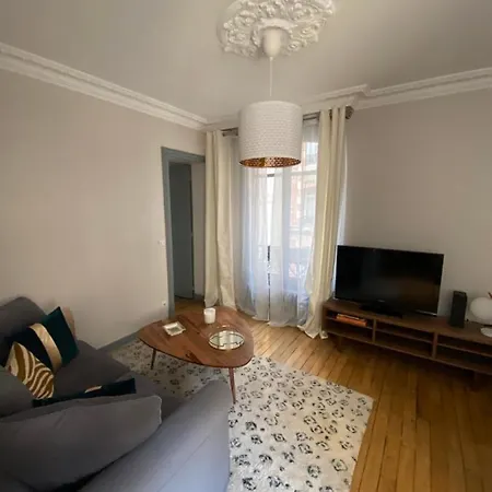 Elegant Trocadero Apartment Paris