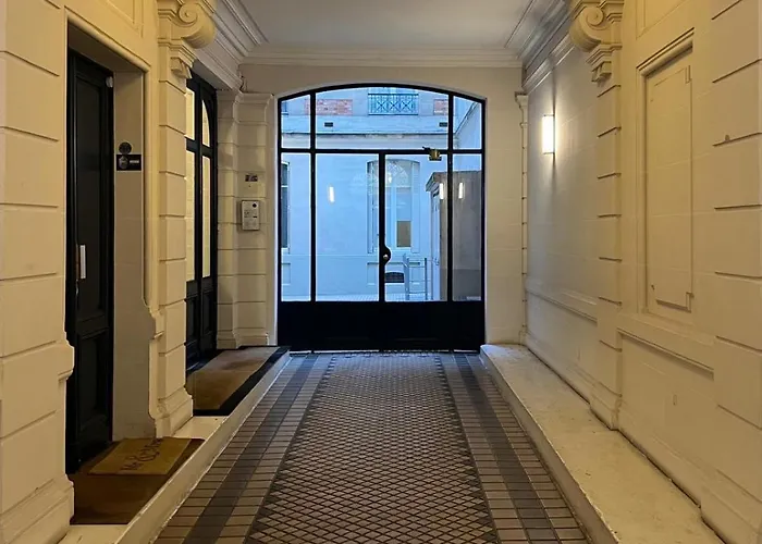 Апартаменты Elegant Trocadero